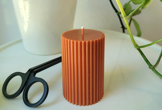 Pilier Dorique : La Bougie Minimaliste Décorative Qui Sublime Votre Intérieur